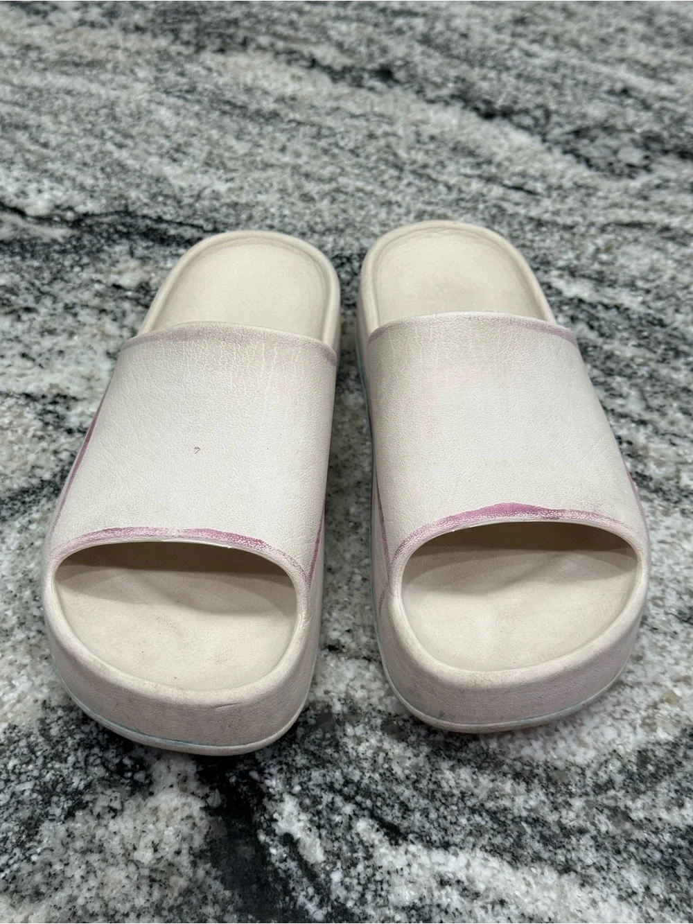 Girl Slide Sandals in Light cream/off white size 3